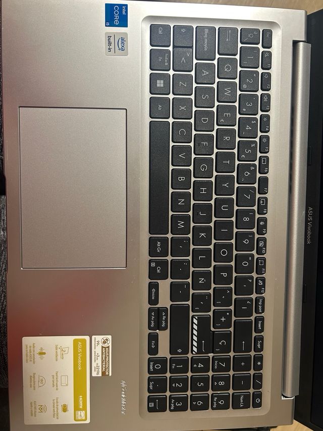 Portátil Asus Vivobook Plata Intel Core i5. 16’