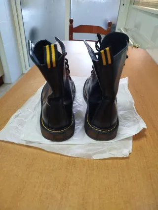 Botas tipo Martens Negras Talla 39
