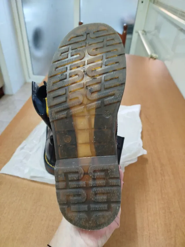 Botas tipo Martens Negras Talla 39