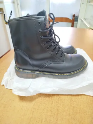 Botas tipo Martens Negras Talla 39