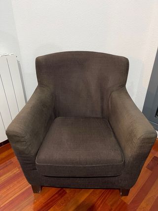 Sofá de tela marrón