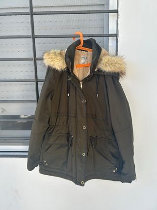 Trafaluc Chaquetón Verde Talla M con Capucha