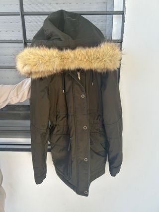 Trafaluc Chaquetón Verde Talla M con Capucha