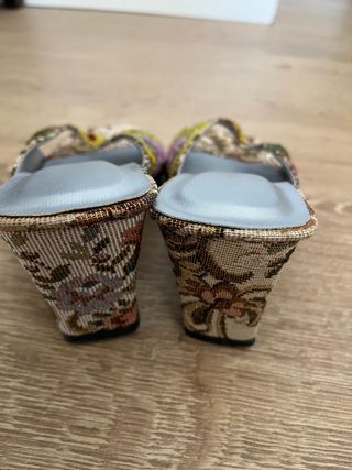 Sandalias de brocado talla 39