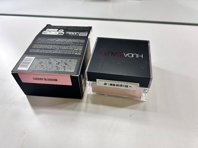 Huda Beauty Easy Bake Polvos Sueltos