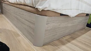 OPORTUNIDAD Canapé, cabecero y mesitas de noche.