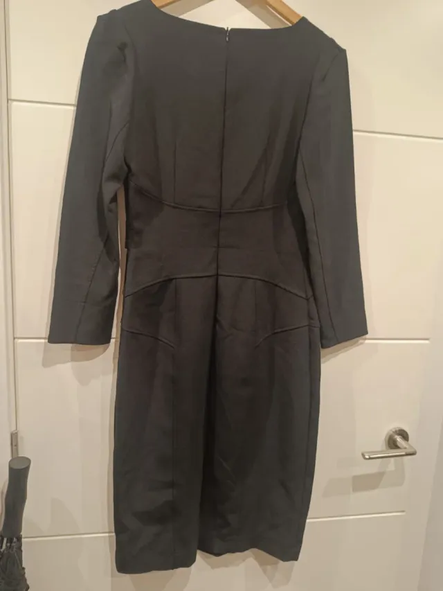 Vestido negro con cinturón