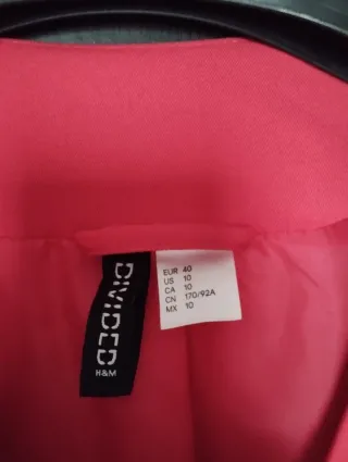 Americana roja corta mujer