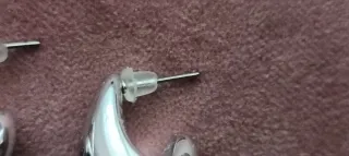 Pendientes plateados nuevos