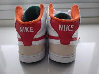 Zapatillas Nike Blancas y Rojas