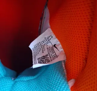 Zapatillas Nike Blancas y Rojas