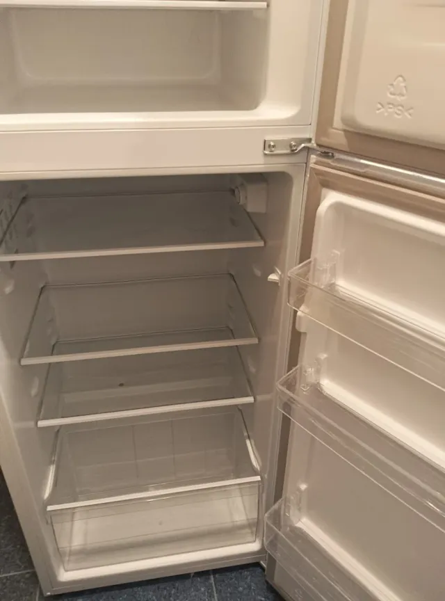 Nevera Hisense con congelador