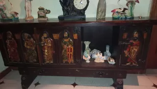 Silla de madera tallada antigua