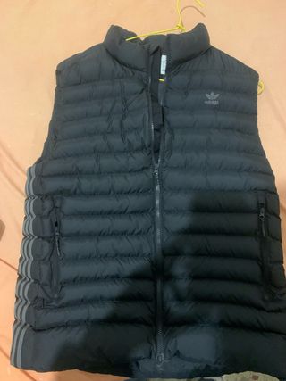 Chaleco acolchado Adidas negro