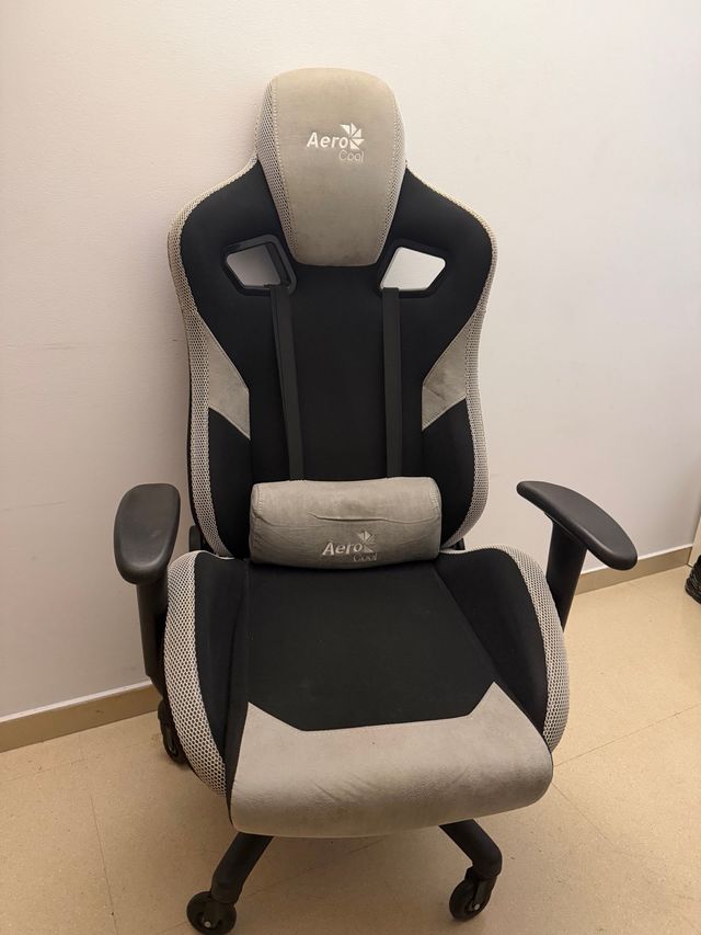 Silla Gaming AeroCool Negra y Gris