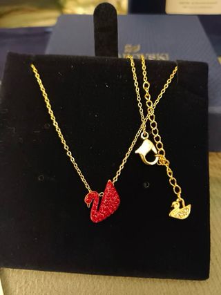 Colar Swarovski Coração Vermelho Dourado