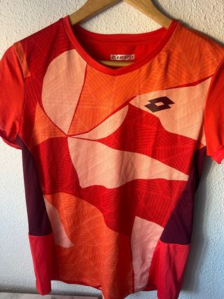 Camiseta deportiva Lotto naranja y roja
