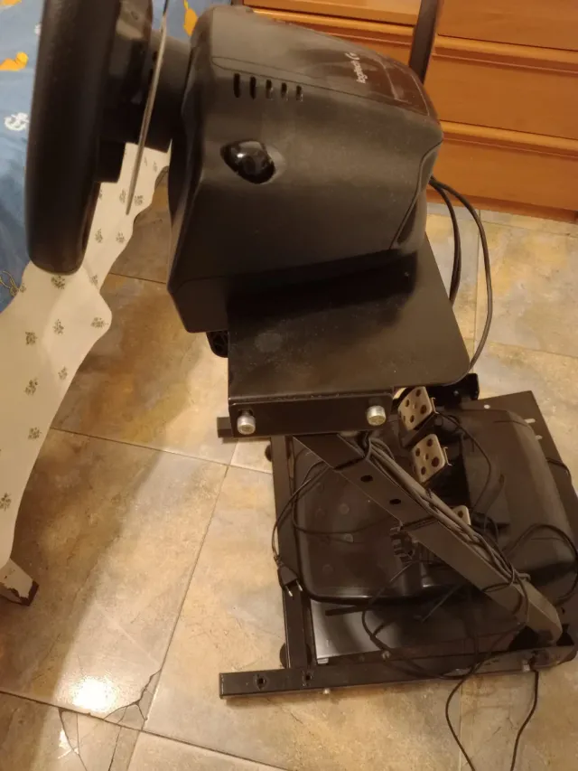 Volante Logitech PS4/PS5