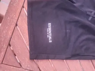 Pantalones cortos ESSENTIALS negros