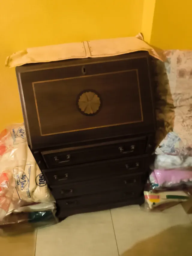 Mueble joyero marrón