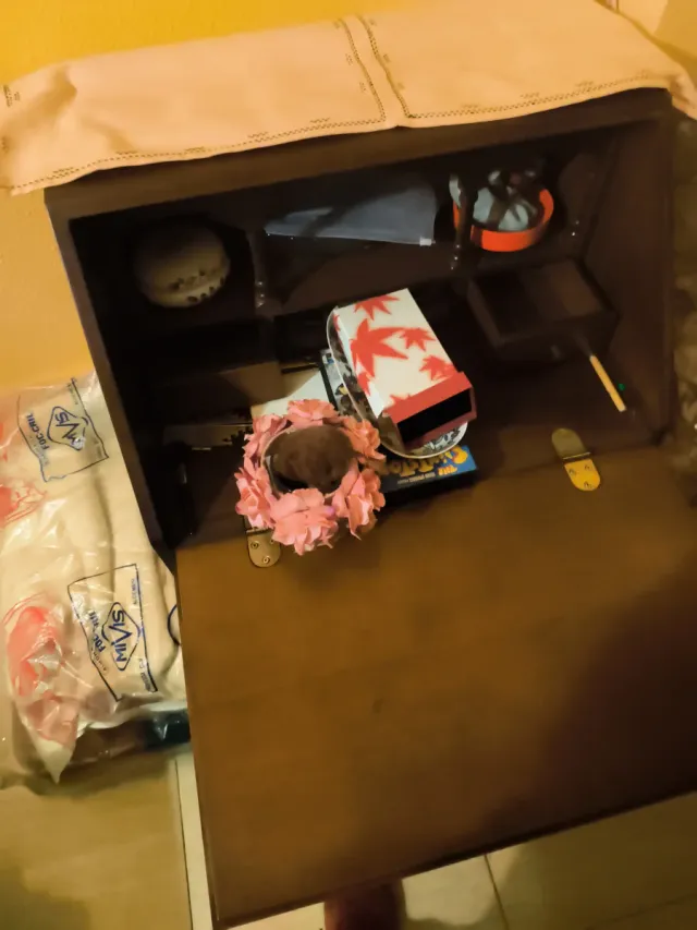 Mueble joyero marrón