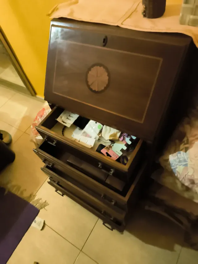 Mueble joyero marrón