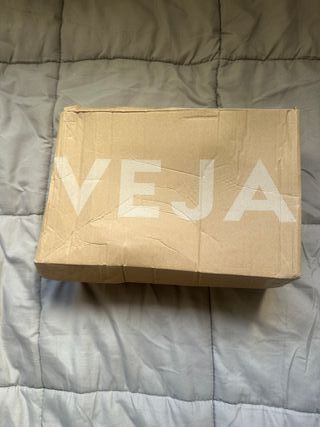 Zapatillas Veja Blancas y Verdes Mujer Nuevas