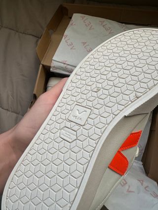 Zapatillas Veja Blancas y Verdes Mujer Nuevas