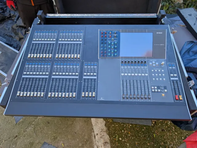 Mesa Mezclas Digital Yamaha M7CL-32