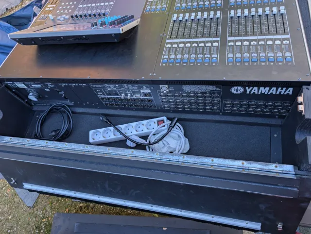 Mesa Mezclas Digital Yamaha M7CL-32