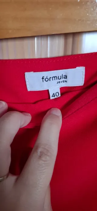 Falda pantalón roja con lazada