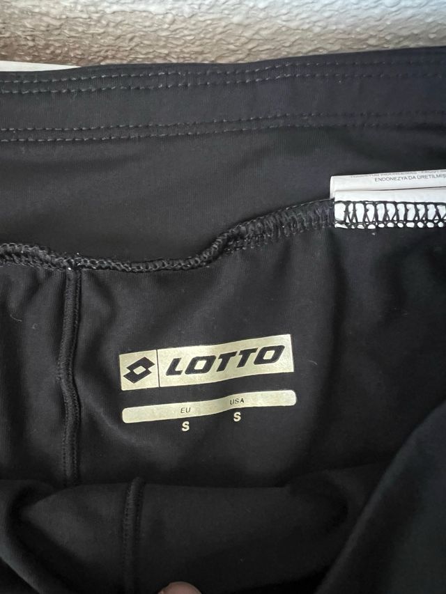 Falda deportiva Lotto negra