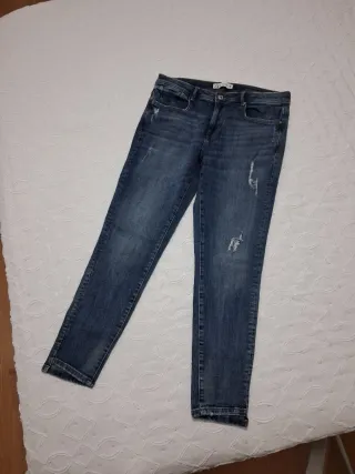 Pantalón vaquero Zara mujer Talla 42
