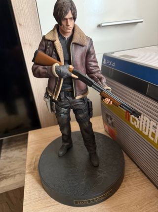 Coleccionista Resident Evil 4 PS4 (sin juego)