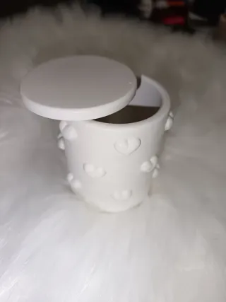 Barattolo in gesso ceramico con cuori
