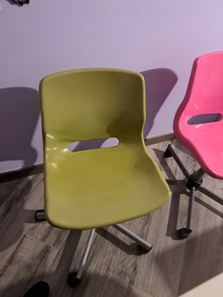 2 sedie scrivania girevoli rosa e gialle