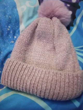 Gorro de lana con pompón
