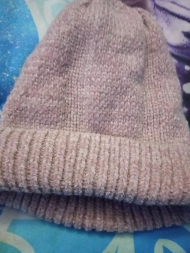 Gorro de lana con pompón