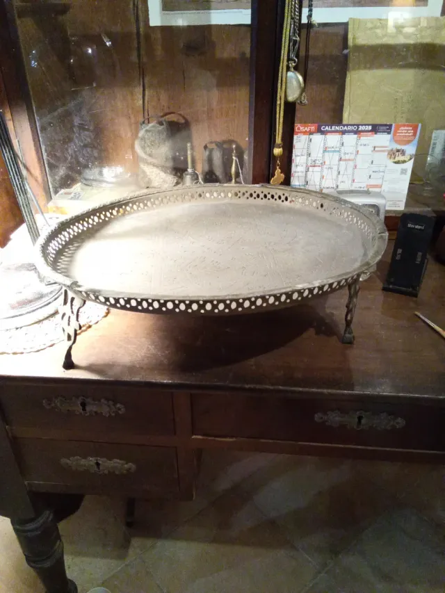 Bandeja de bronce antigua