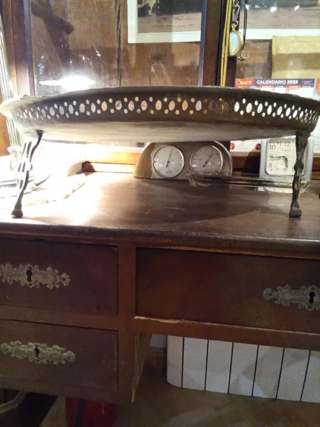 Bandeja de bronce antigua