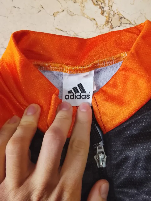 Chaqueta Adidas Naranja y Negra