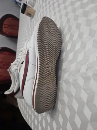 Zapatillas Nike Blancas y Rojas