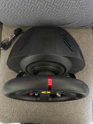 Volante Thrustmaster T300 Ferrari GTE con Pedali