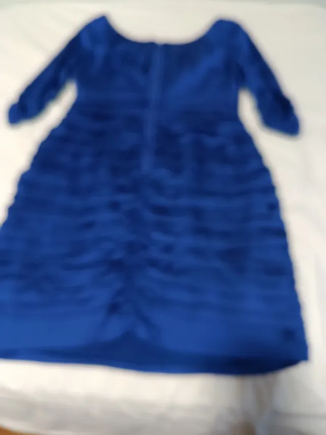 Vestido azul raso cuello barco