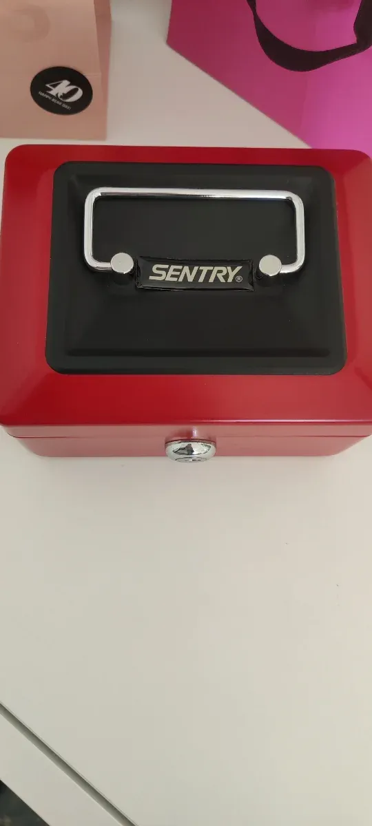 Caja Fuerte Portátil Sentry portatil ignífuga.