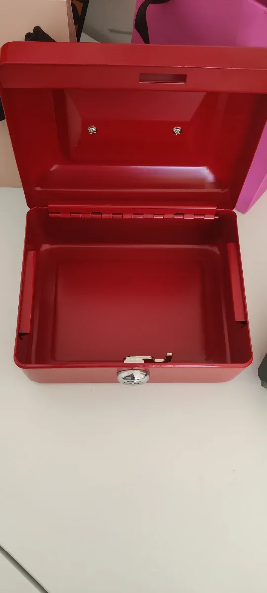 Caja Fuerte Portátil Sentry portatil ignífuga.