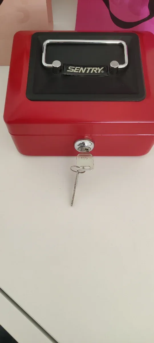 Caja Fuerte Portátil Sentry portatil ignífuga.