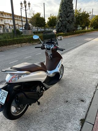 Piaggio Beverly 350