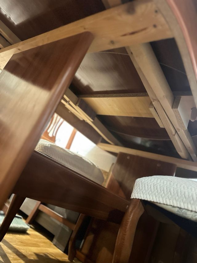 Mesa comedor y 4 sillas madera