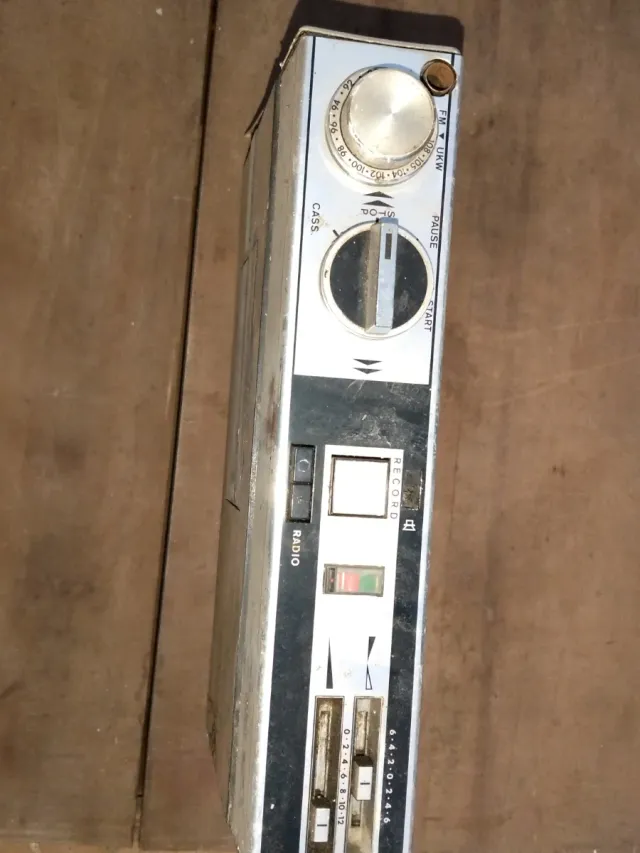 Radio Grundig C250 FM Argento e Marrone